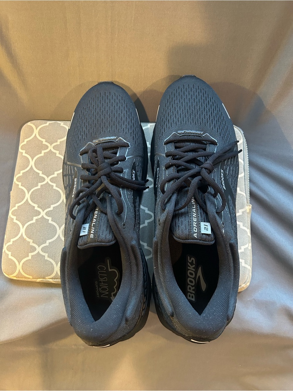 Brooks Black Mesh Lace-Up Running Sneakers (BRAND NEW / NEVER WORN) - Picture 10 of 16